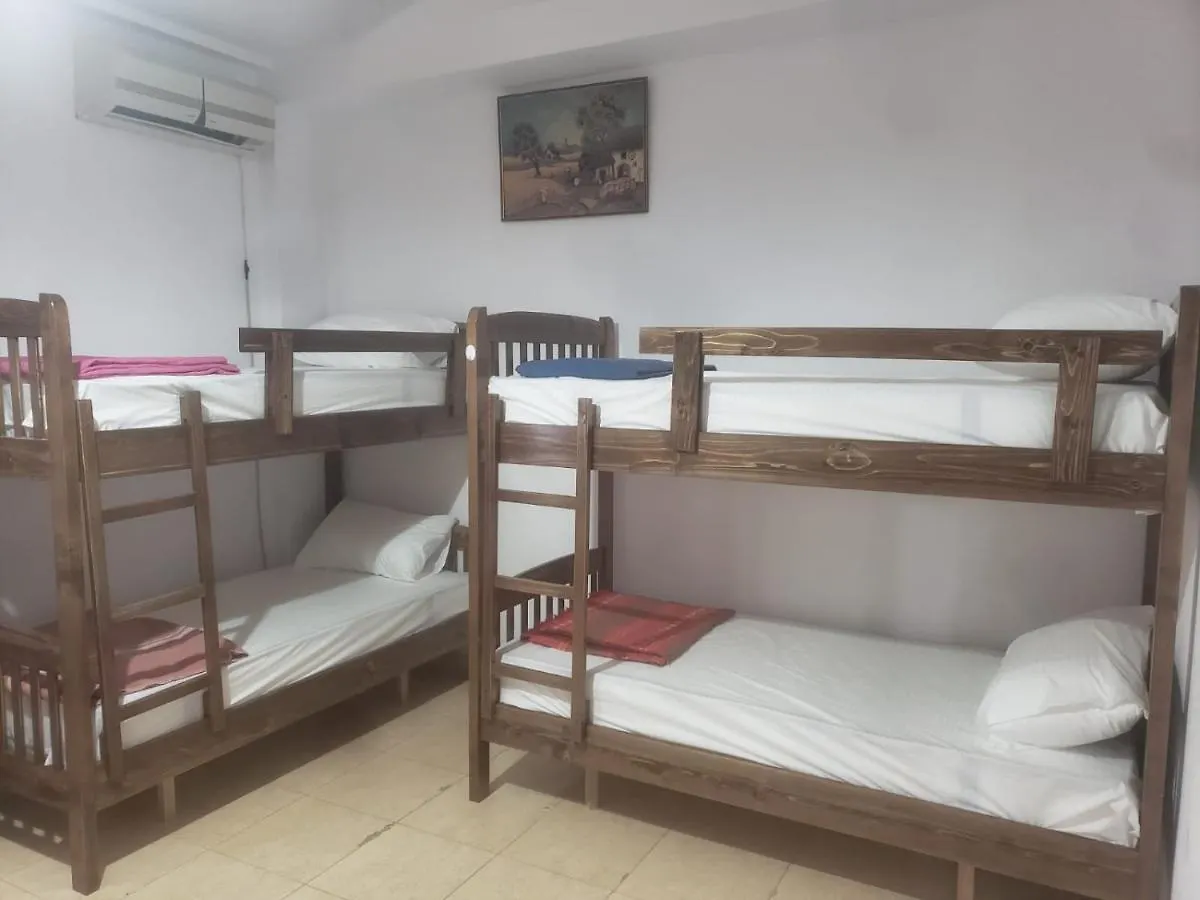 Hostel Split Rock Tirana