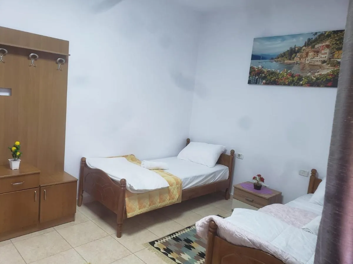 Hostel Split Rock Tirana