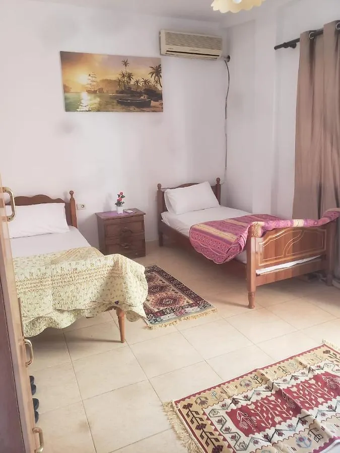 Hostel Split Rock Tirana